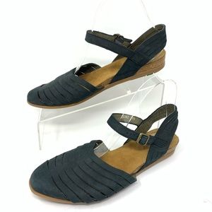 El Naturalista Black Flat Huarrache Sandals